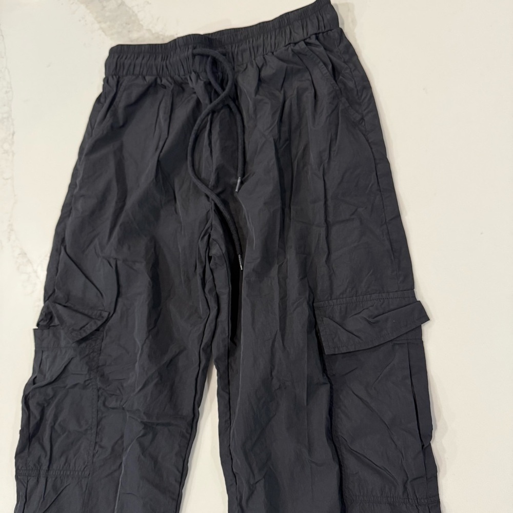 Princess Polly Flossie Parachute Pants Women’s 4 Black Cargo Pockets 100% Nylon - Picture 6 of 10